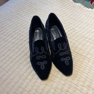 Vintage Le Château suede kitten heels